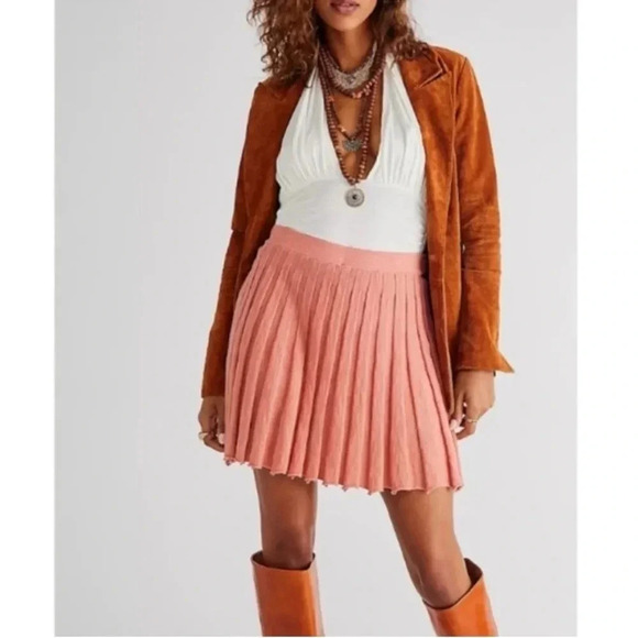 Free People Dresses & Skirts - Free people beach• Taupe knitted skort size xs